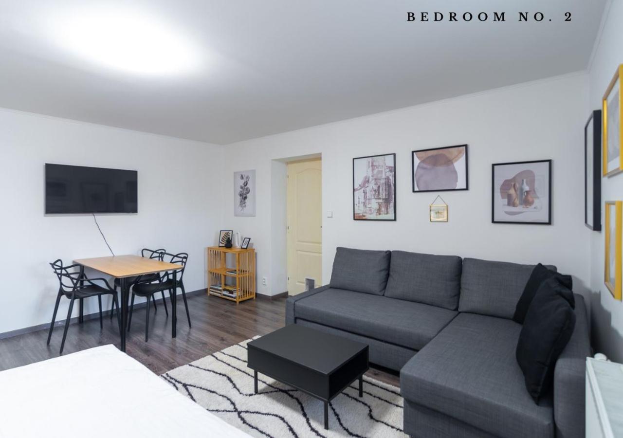 The Bookhouse, 5-Bedroom Residence By Prague Castle ภายนอก รูปภาพ