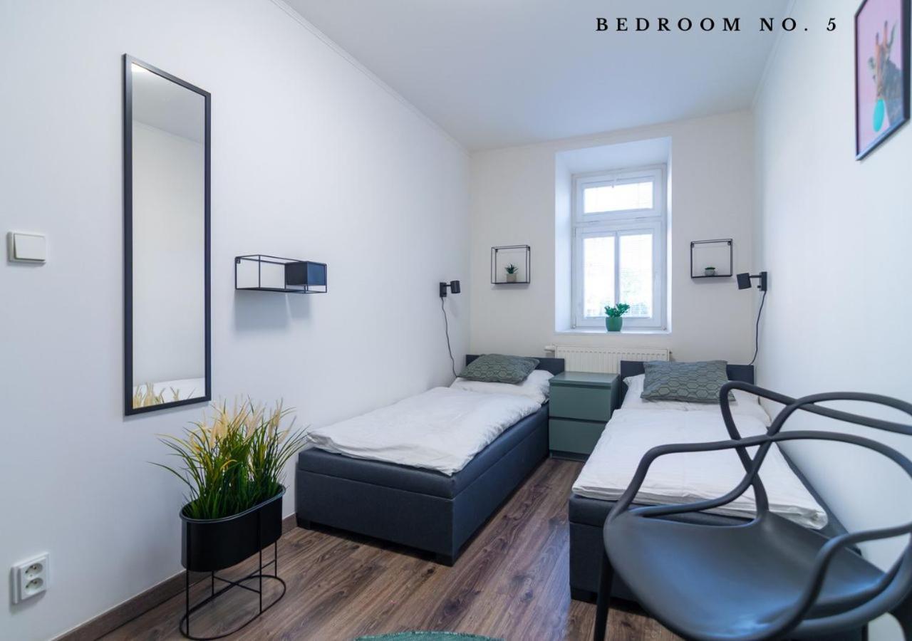 The Bookhouse, 5-Bedroom Residence By Prague Castle ภายนอก รูปภาพ